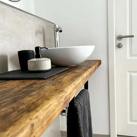 Dachgeschoss-studio Im Kurgebiet Kurpark & Therme Fusslaeufig Messe 6 Km Appartement